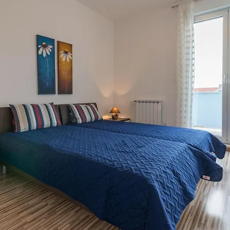 Three-bedroom In Appartement Kožino